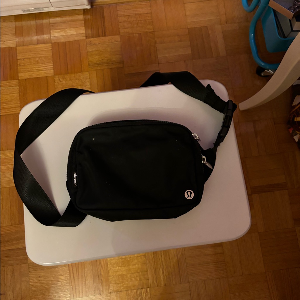 Lululemon 2l Everywhere Beltbag